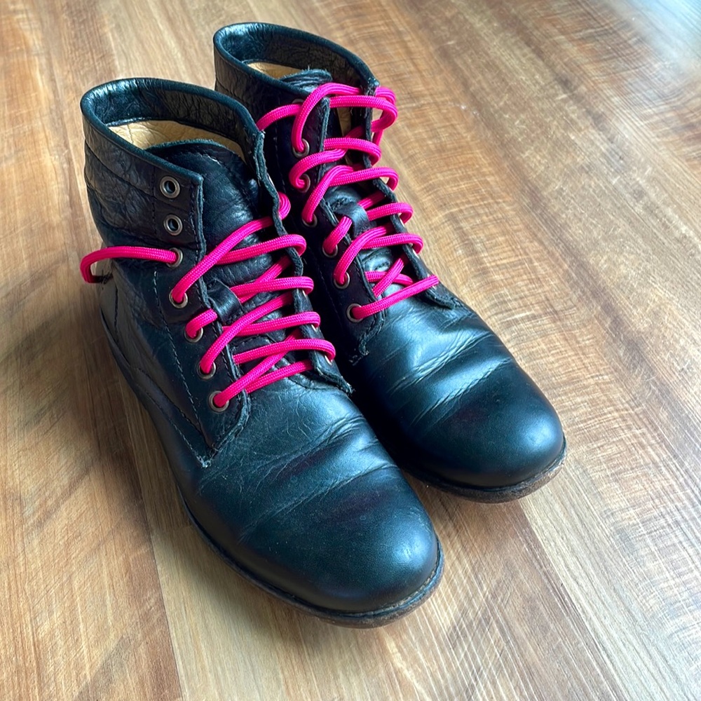 Frye black leather women’s lace up boots rubber and leather soles